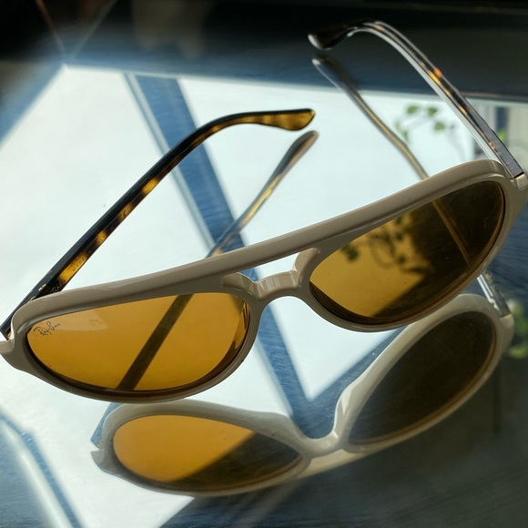 Made in Italy Ray-Ban Aviator Sunglasses with Tortoise Accent - Picture 7 of 15